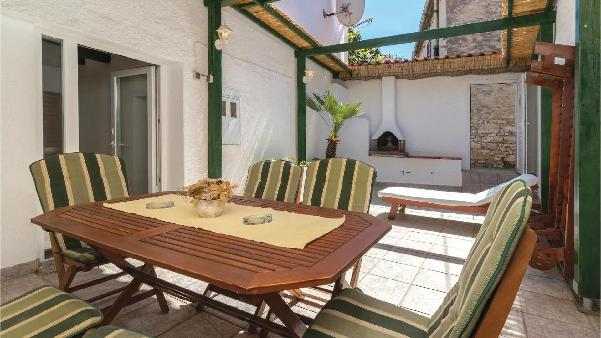 Lovely Home In Preko With Wifi